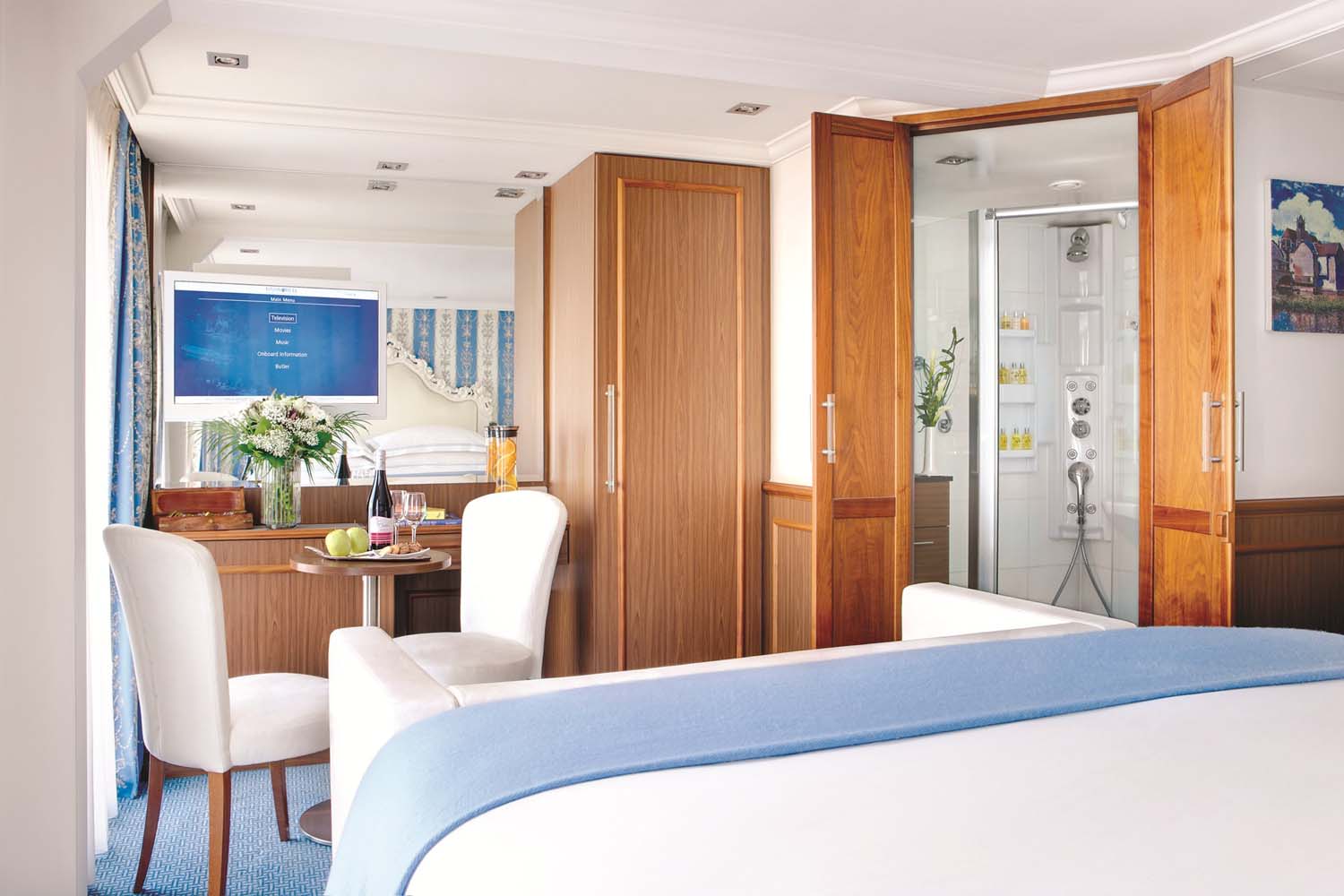 UNI River Royale suite